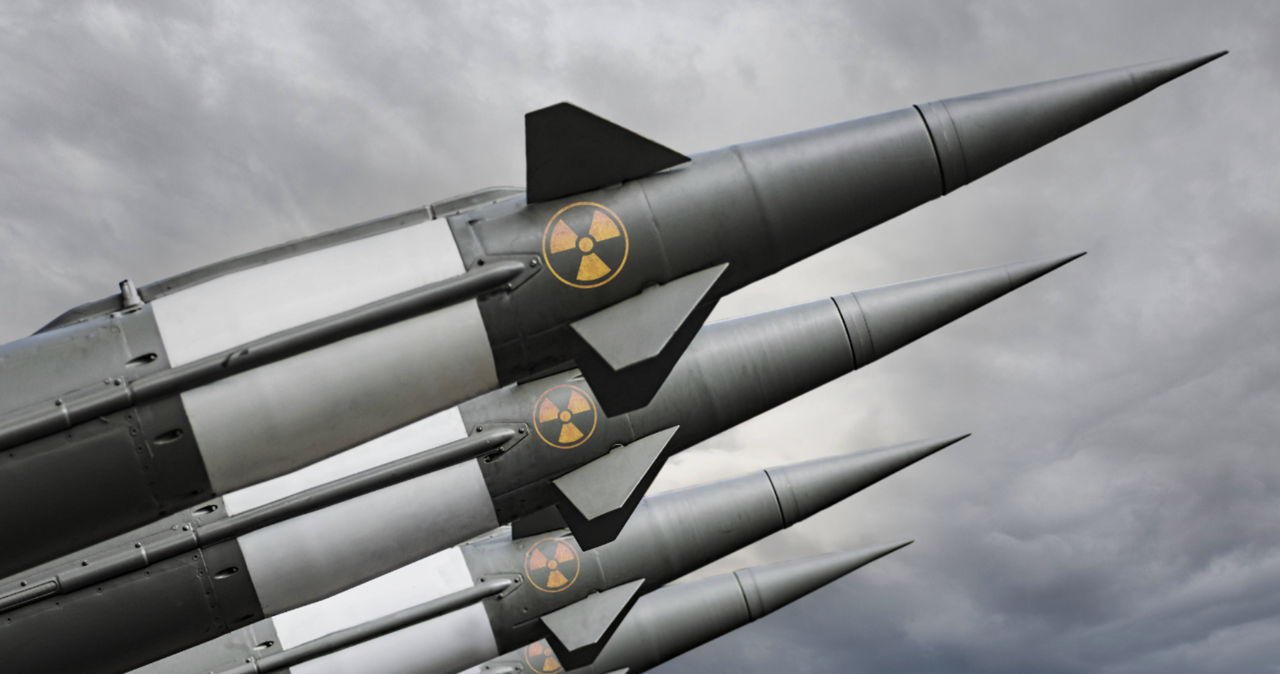 Observatori internaționali: Numărul armelor nucleare crește în lume.