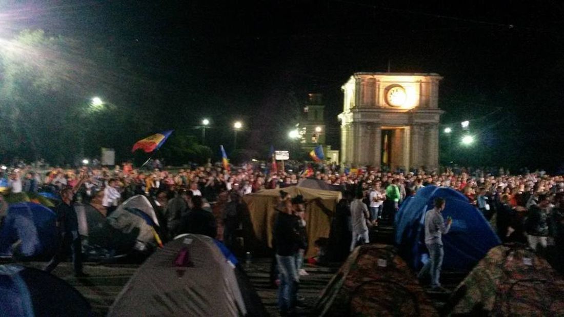 Антиправительственный митинг DA в центре Кишинева.