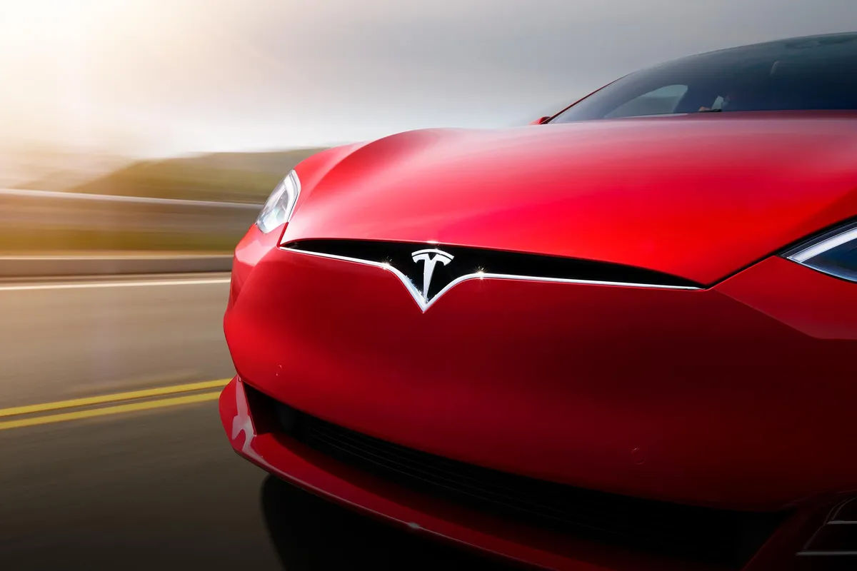 Продажи произведенных в Китае автомобилей Tesla выросли почти на 20%.