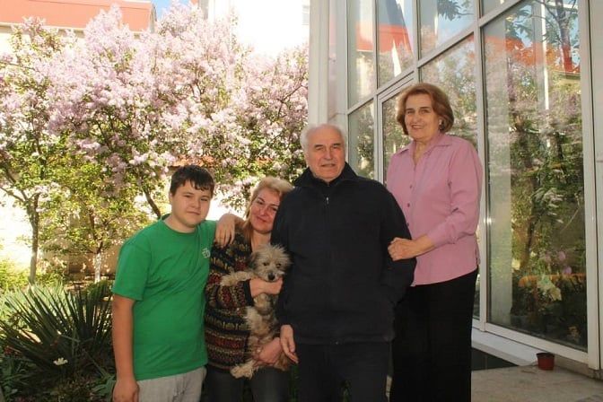 Молдавский композитор Евгений Дога получил вакцину от коронавируса.