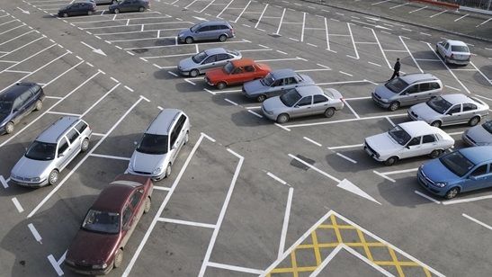 Cel mai ieftin tarif pentru parcare, va fi de 5 și, respectiv, 15 lei/oră. 