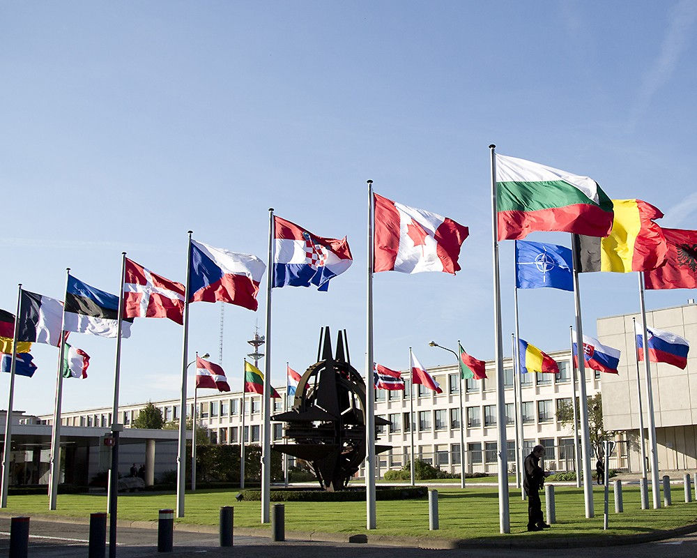 Țările europene membre NATO vor atinge pentru prima dată obiectivul de a cheltui 2% din PIB pentru apărare.