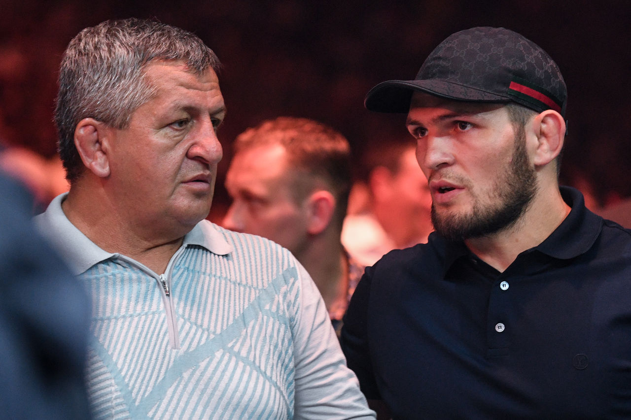 Отец Нурмагомедова заявил о скором завершении карьеры сына.
