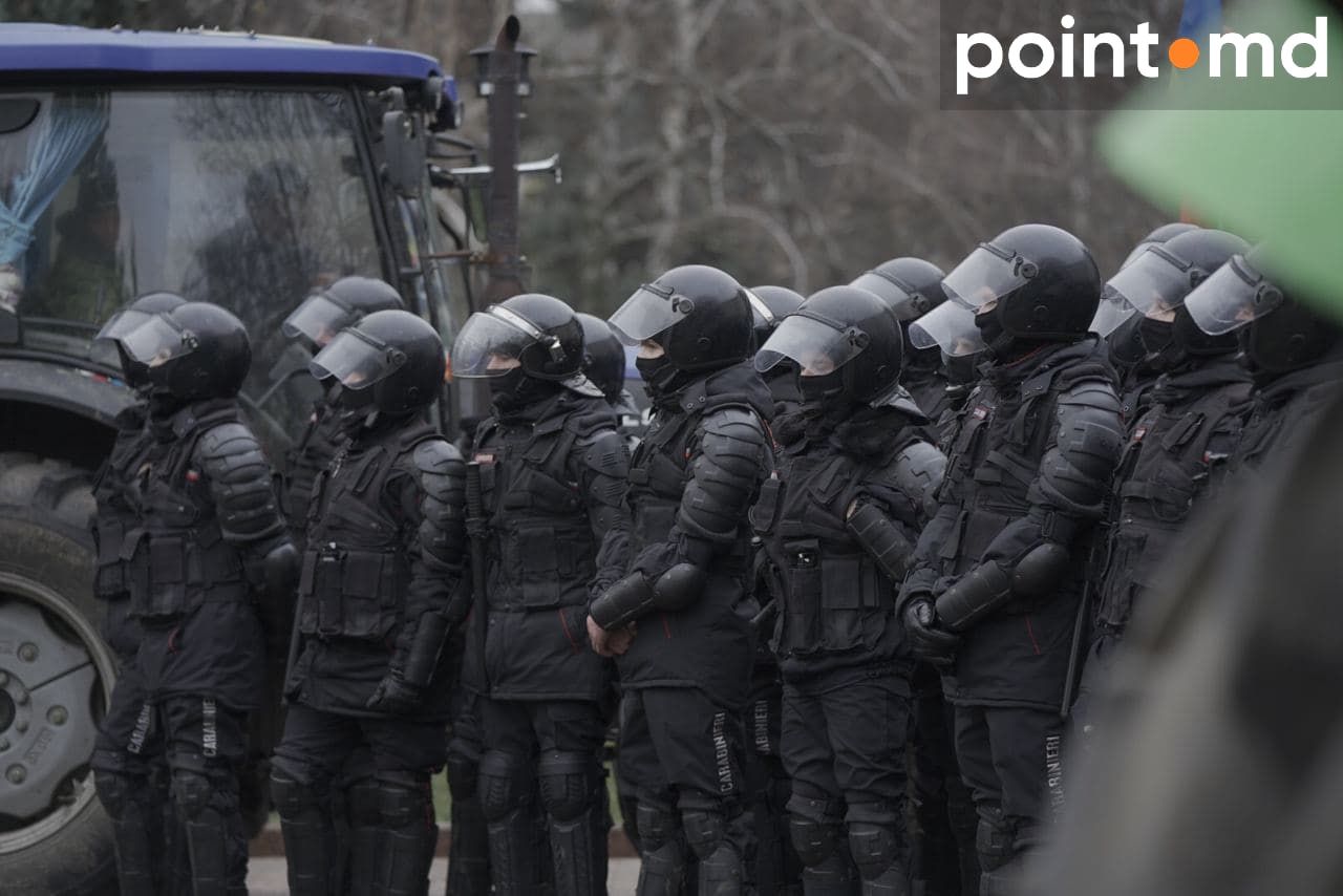 Полиция подтвердила, что в ходе протестов аграриев был применен слезоточивый спрей.