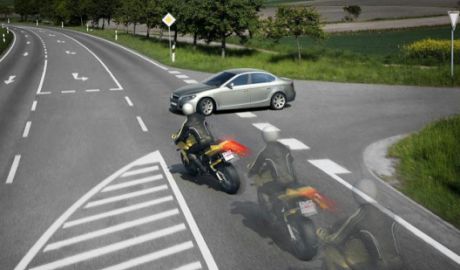 Un barbat in varsta de 36 de ani care conducea o motocicleta s-a ciocnit frontal cu un automobil de marca Vaz. Foto: igp.gov.md