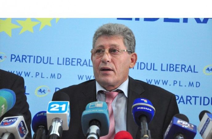 Кандидат в президенты, либерал Михай Гимпу.