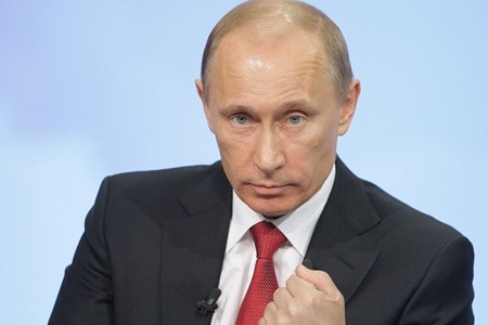 Путин: "Мы создали мощный, притягательный центр экономического развития".