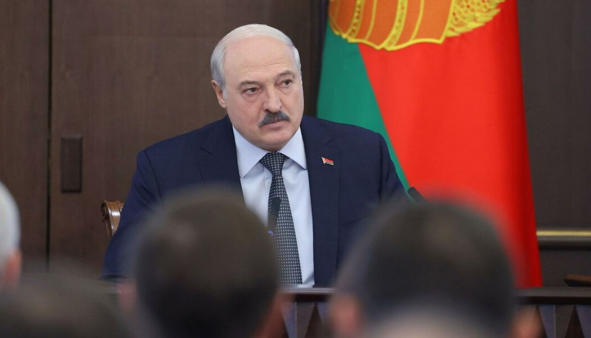 Лукашенко распорядился призвать 250 офицеров из запаса.