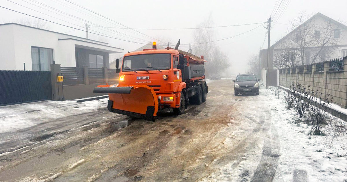 Chișinăul, sub Cod Galben de ninsori: A fost anunțată mobilizarea serviciilor municipale.