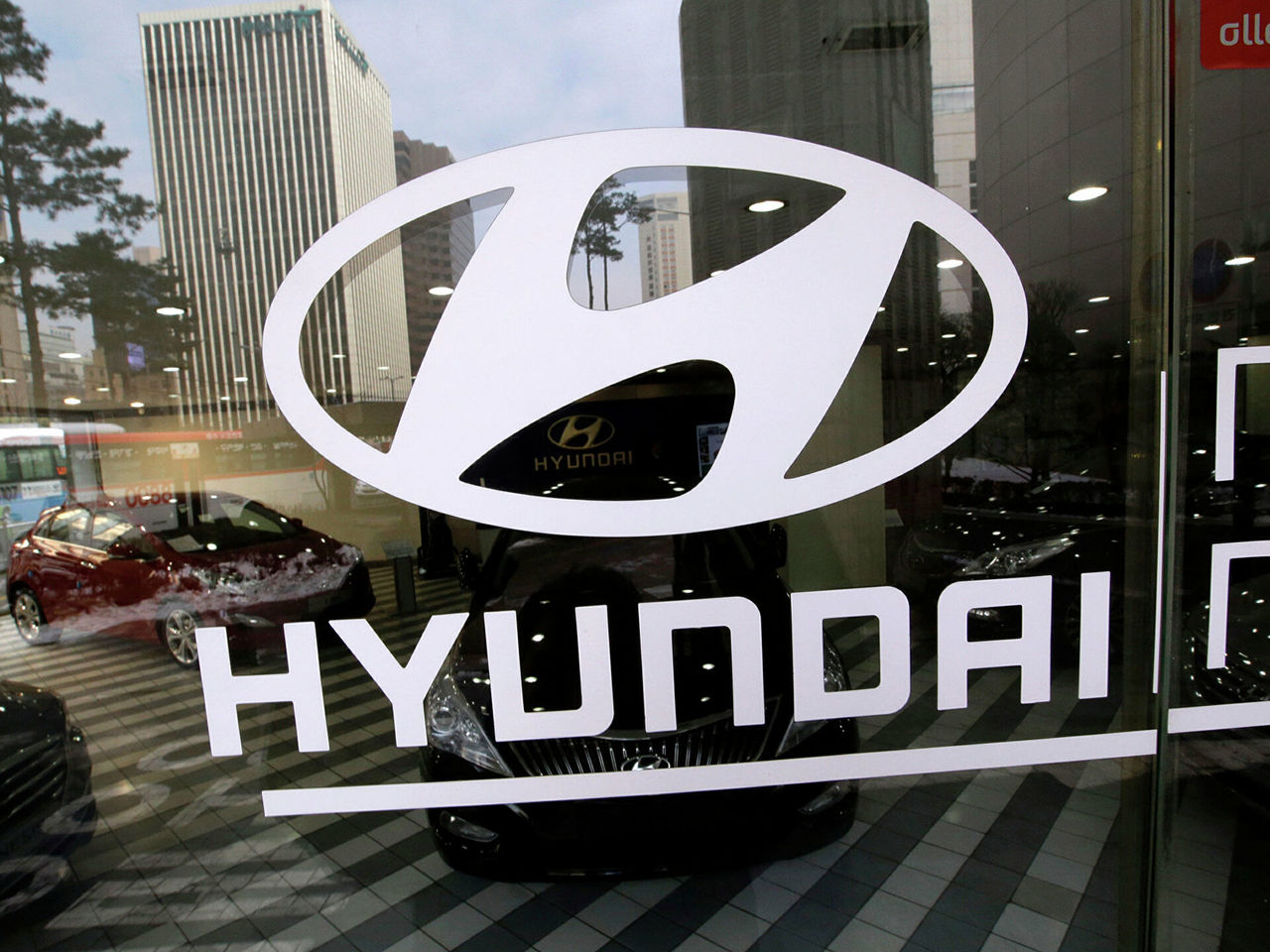 Hyundai отзывает 81 тыс. электромобилей из-за дефектов аккумулятора.