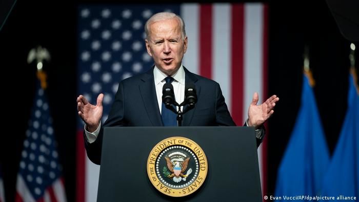 Байден заявил о приближении победы США над коронавирусом.