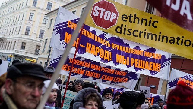 В Риге прошел митинг против перевода русских школ на латышский язык.