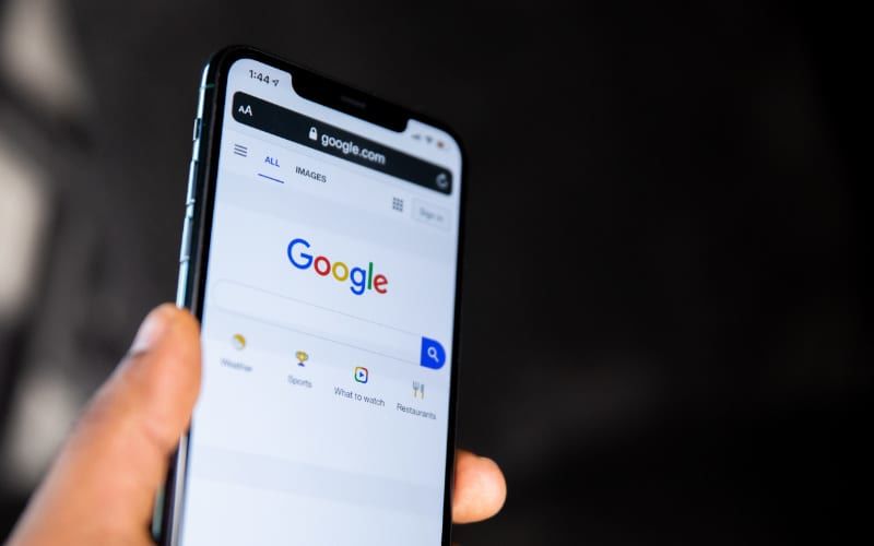 Google грозит новый штраф за отказ фильтровать запрещенный контент в выдаче.