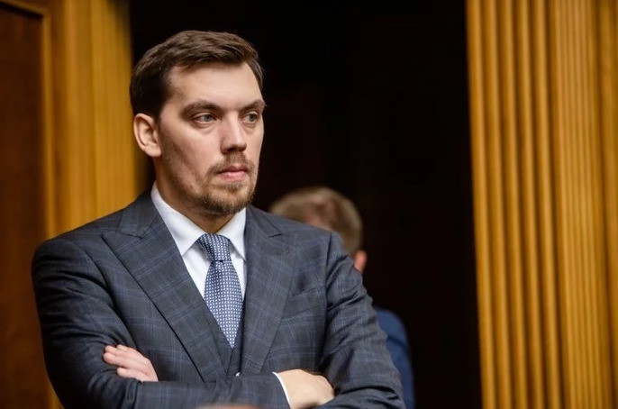 Партия "Слуга народа" поддержала отставку премьера Украины.
