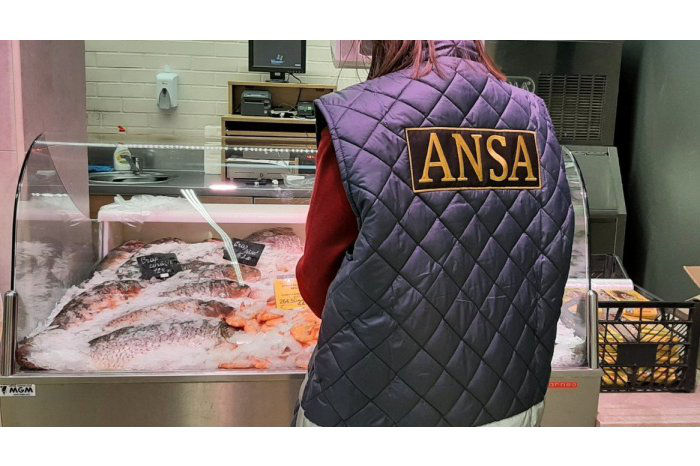Агентство ANSA выявило нарушения в продаже свежей рыбы.