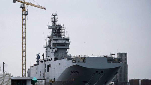 Париж примет окончательное решение о судьбе "Мистралей" до конца лета.