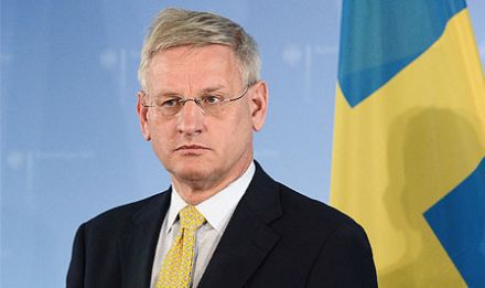 Карл Бильдт подчеркнул, что на Западе не потерпят, если деньги осядут в руках частных лиц.