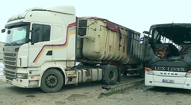 Появились подробности пожара на автостоянке в Сынджере.