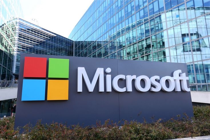 Чистая прибыль Microsoft за год существенно выросла.