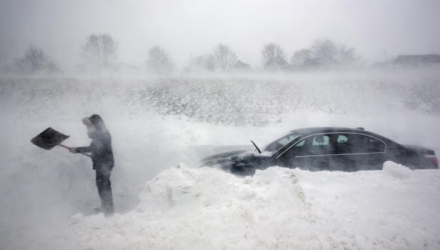Din cauza condițiilor meteorologice dificile, în ultimele 24 de ore, peste 20 de unități de transport au fost blocate în trafic.