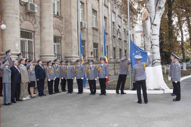 Ceremonialul protocolar a fost asistat de către garda de onoare a Serviciului de Informaţii şi Securitate.