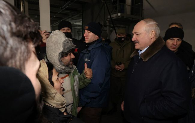 Лукашенко заявил, что не будет заставлять мигрантов на границе Беларуси возвращаться домой.