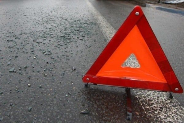 За последние сутки в стране произошло десять аварий, в которых пострадали 15 человек.