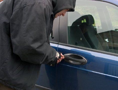 Un locuitor al capitalei, în vârstă de 33 de ani, a fost condamnat recent la 4 ani închisoare pentru furt şi jaf.