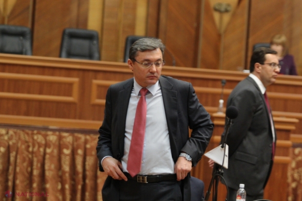 Comunistul Alexandr Petcov a găsit cum să-l scoată din fire pe "echilibratul" președinte al Parlamentului Igor Corman.