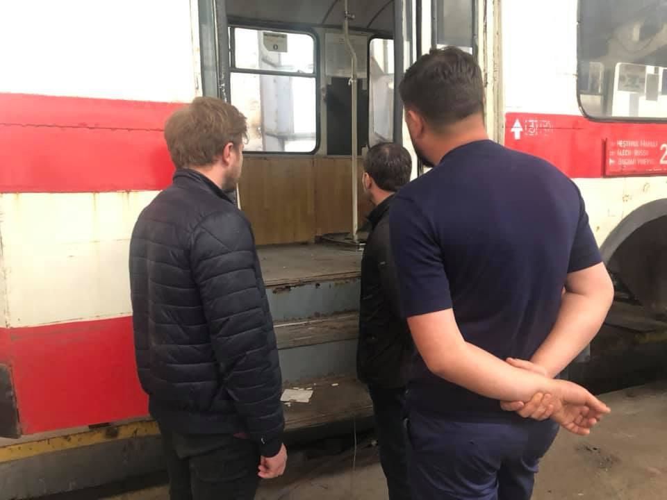 Кодряну побывал в автобусном парке и парках Управления электротранспорта.