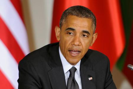 Răspunzînd comportamentului bărbatului, unul dintre agenţii care se aflau cu Obama a contactat un membru al echipei de protecţie