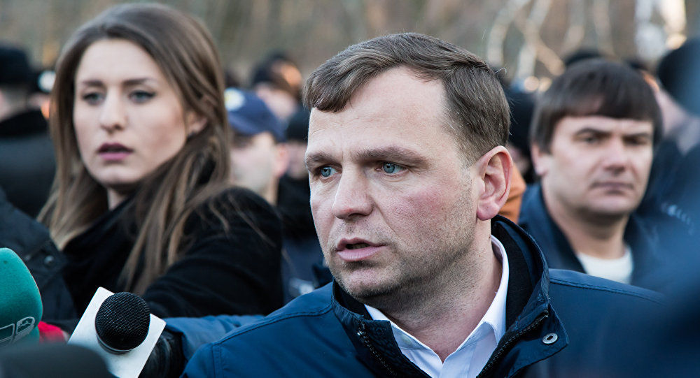 Exponenţii Platformei DA au făcut imposibilă desfăşurarea şedinţei CEC din 30 martie curent. Foto: Sputnik/ Мирослав Ротарь