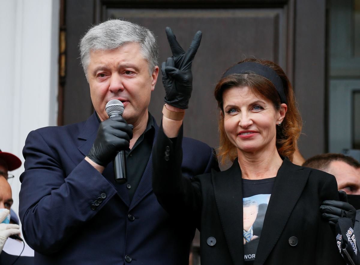 Порошенко показал декларацию: полмиллиарда наличных, недвижимость и авто.