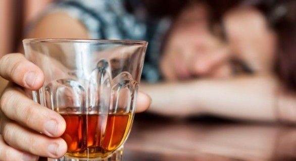 Persoanele care nu consumă alcool deloc trăiesc mai puțin decât cele care îl consumă cu moderație. Foto: independent.md