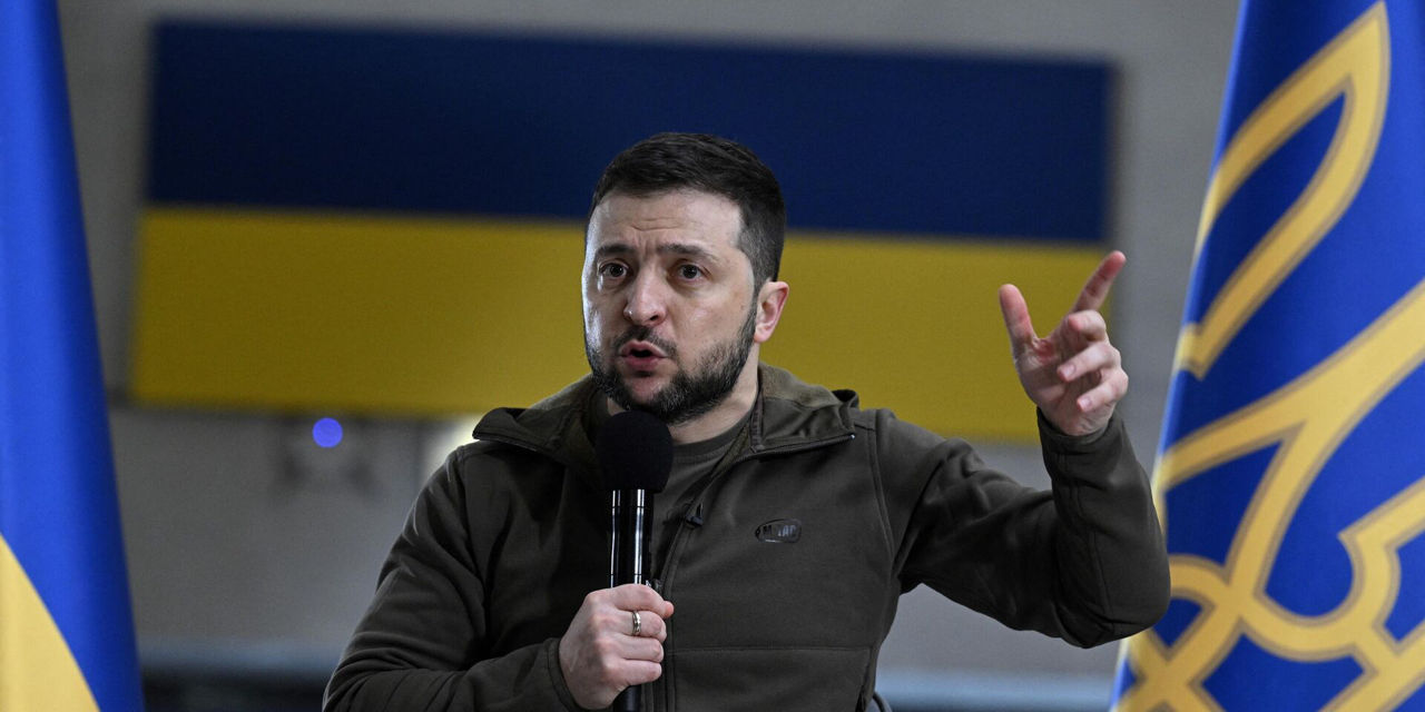 Зеленский: Я готов говорить с Путиным без его посредников на условиях диалога.