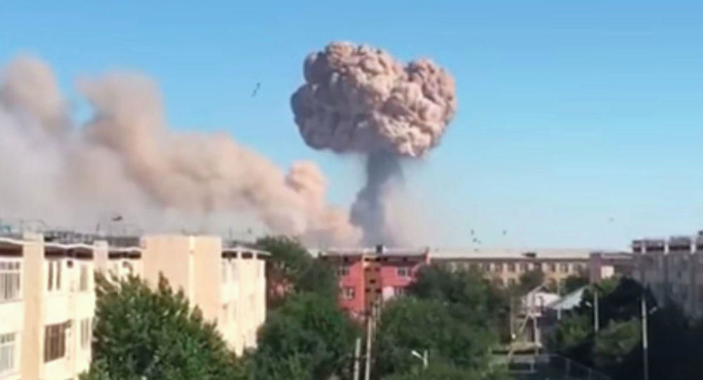 В Казахстане 1,8 тысяч военнослужащих ликвидируют последствия взрывов.