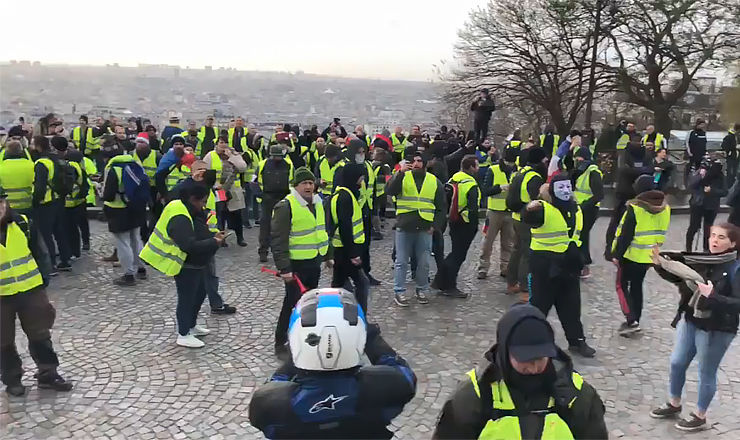 В ходе протестов "желтых жилетов" во французской столице Париже 22 декабря, были задержаны, по меньшей мере, 30 человек.