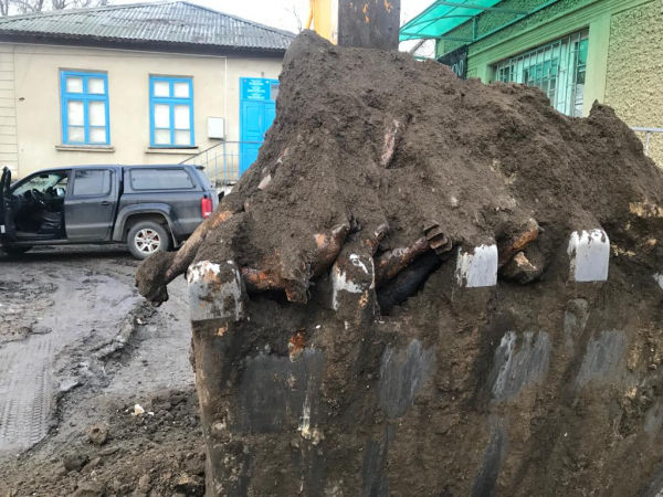 В Копчаке обнаружили 72 артиллерийских снаряда при рытье котолована.