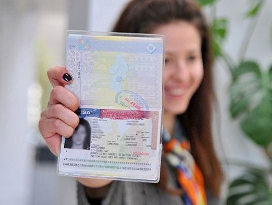 Для получения визы в США могут потребовать пароль от аккаунта.