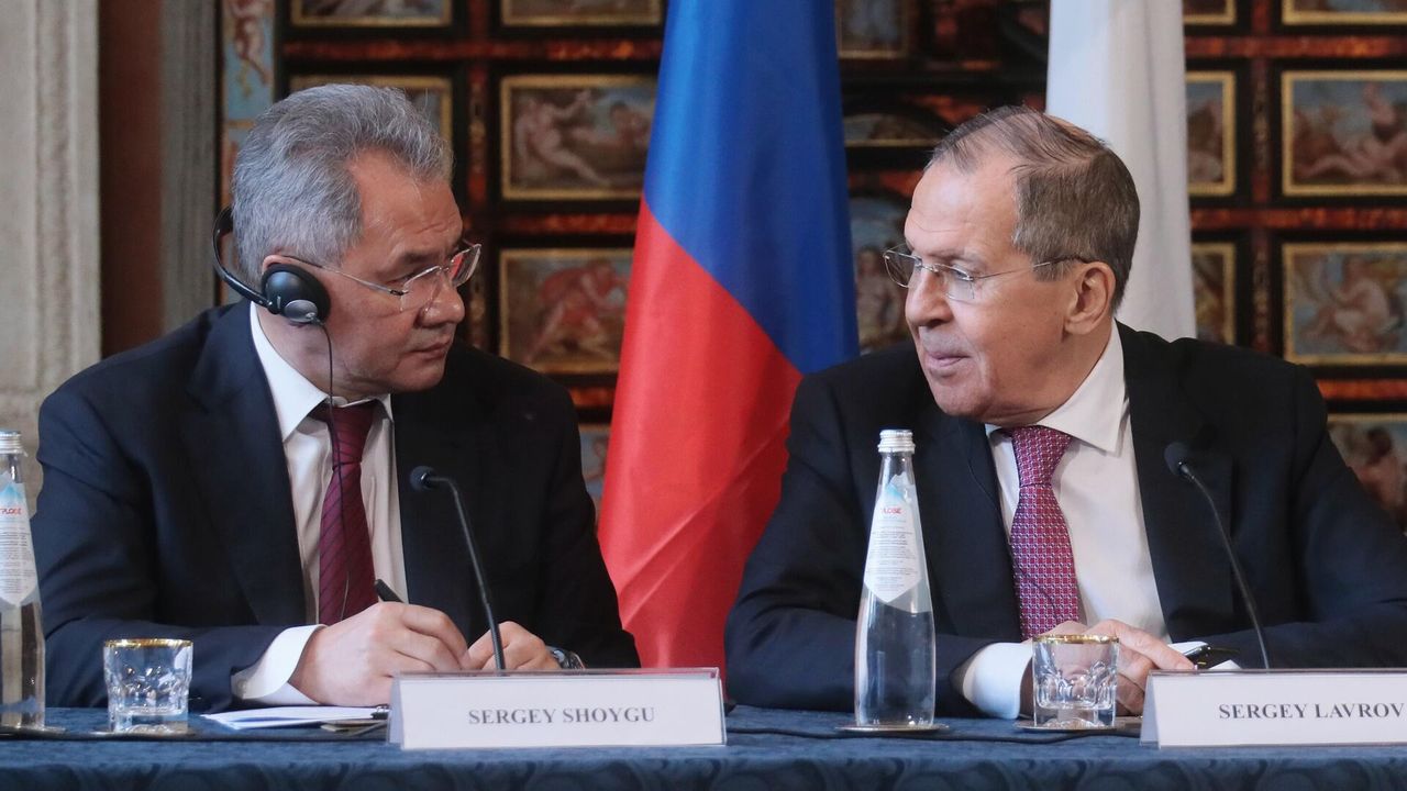 Лавров назвал бредятиной слухи о здоровье Шойгу.