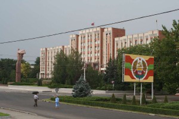 Anterior, Biroul pentru Reintegrare de la Chişinău afirma că noile reglementări vor conduce şi mai mult la înrăutăţirea relaţiilor dintre Chişinău şi Tiraspol.