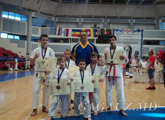 Каратисты из Чадыр-Лунги заняли призовые места на чемпионате в Румынии.