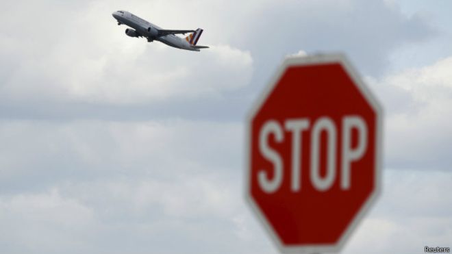 Пилот Germanwings в юности страдал от депрессии, но повлияло ли это на его решение о самоубийстве, неизвестно.