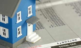 Situaţia de pe piaţa imobiliară s-ar putea acutiza în anul 2015 urmare a fluctuațiilor de pe piața valutară.