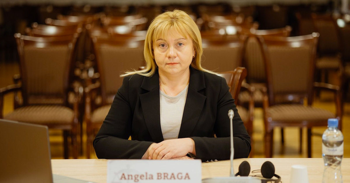 Судья Анжела Брага освобождена от своих обязанностей.