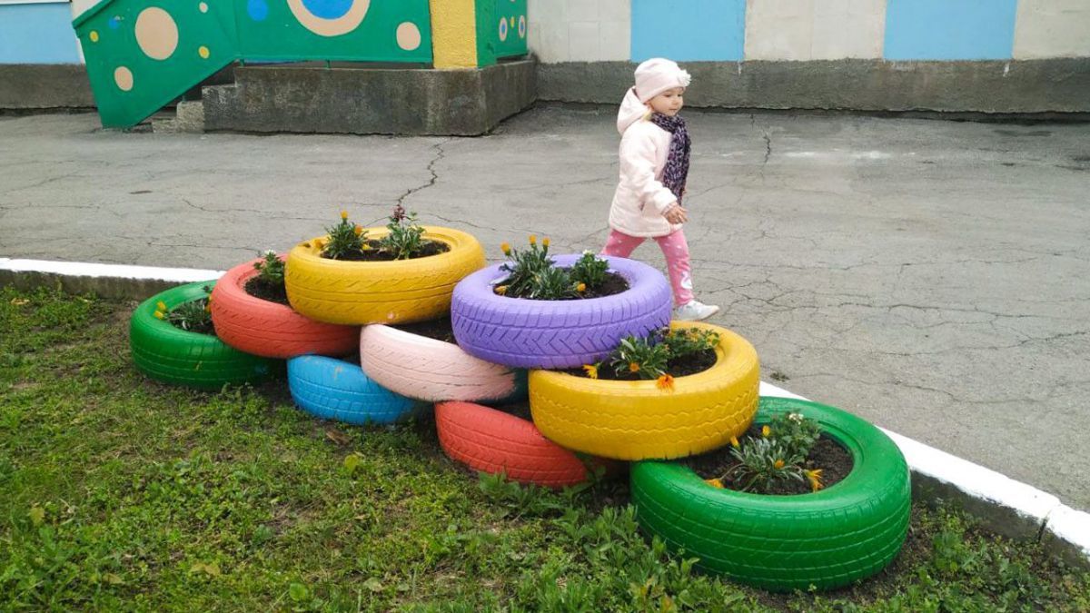 В детсадах Молдовы используют изношенные токсичные шины.