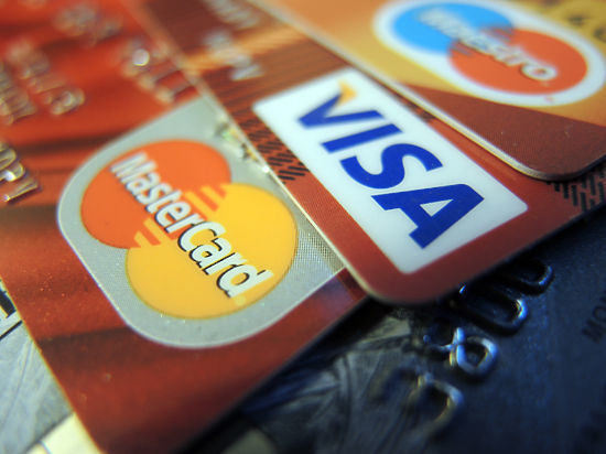 Пользователи сообщают о сбоях в работе Visa и Mastercard.