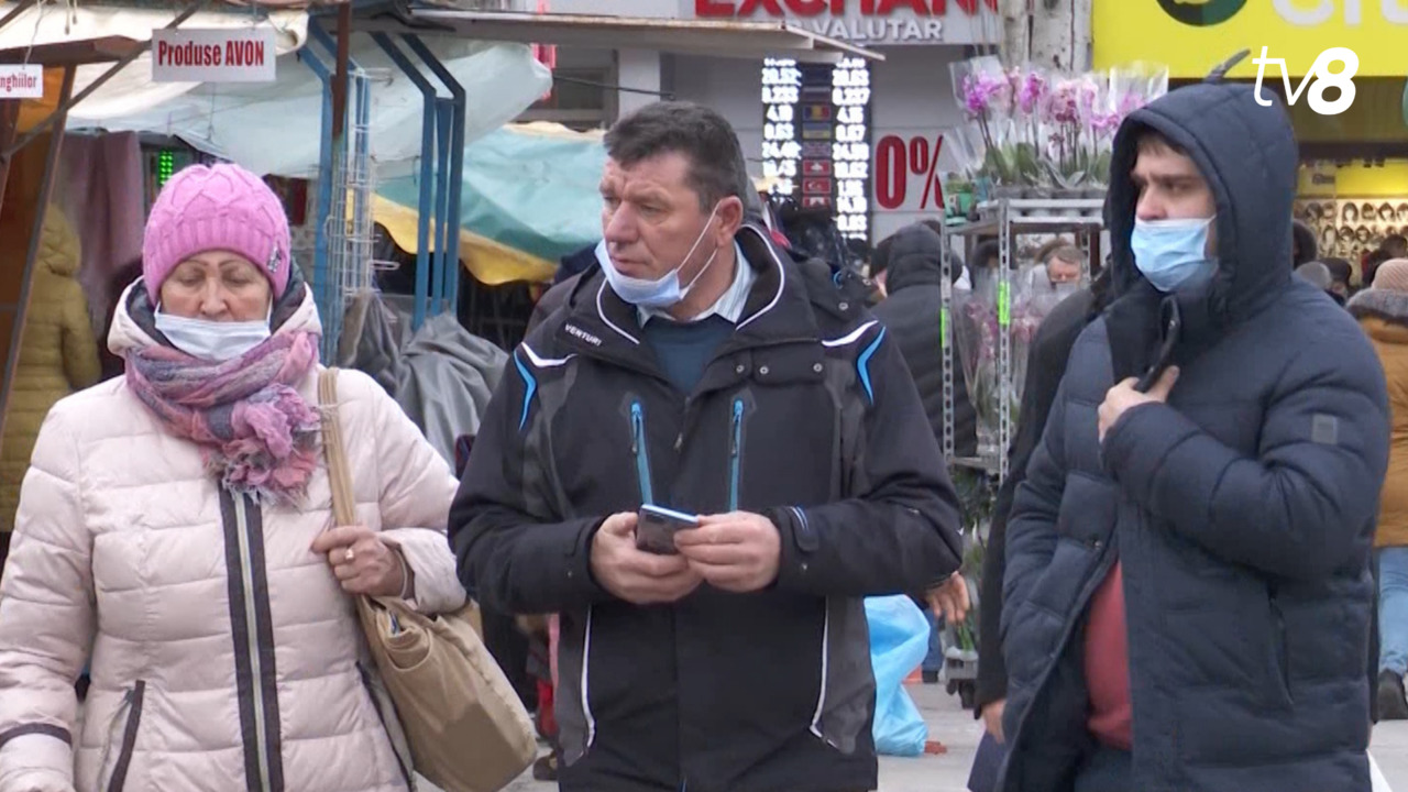 Несмотря на рост числа случаев COVID, граждане продолжают игнорировать меры защиты.