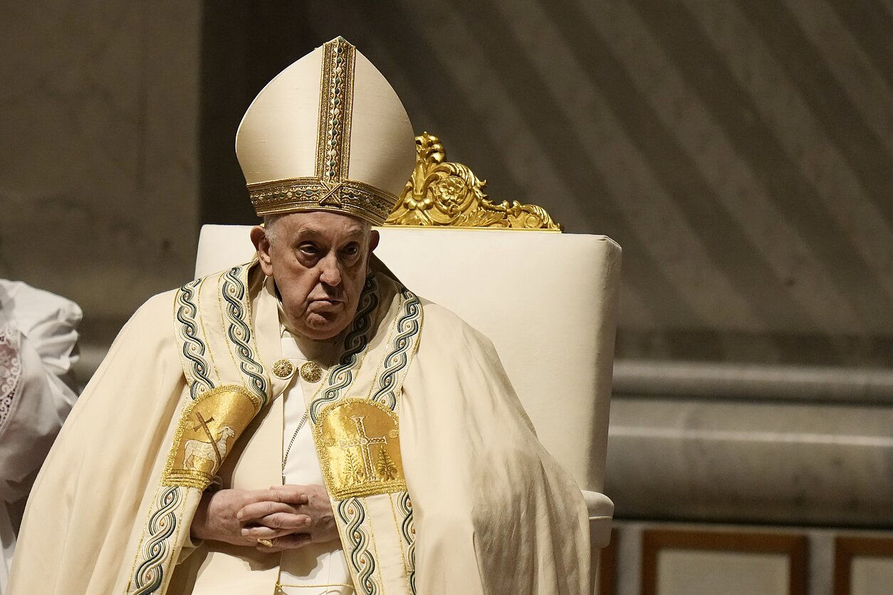 Papa Francisc și-a anulat participarea la slujba de dinaintea Paștelui.