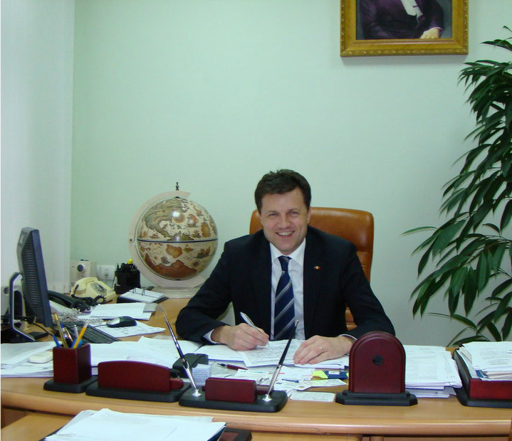 Viceministrul Sănătăţii Octavian Grama riscă să fie demis.
